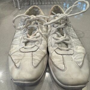 Nfinity Cheer shoes size 8.5 with Bag